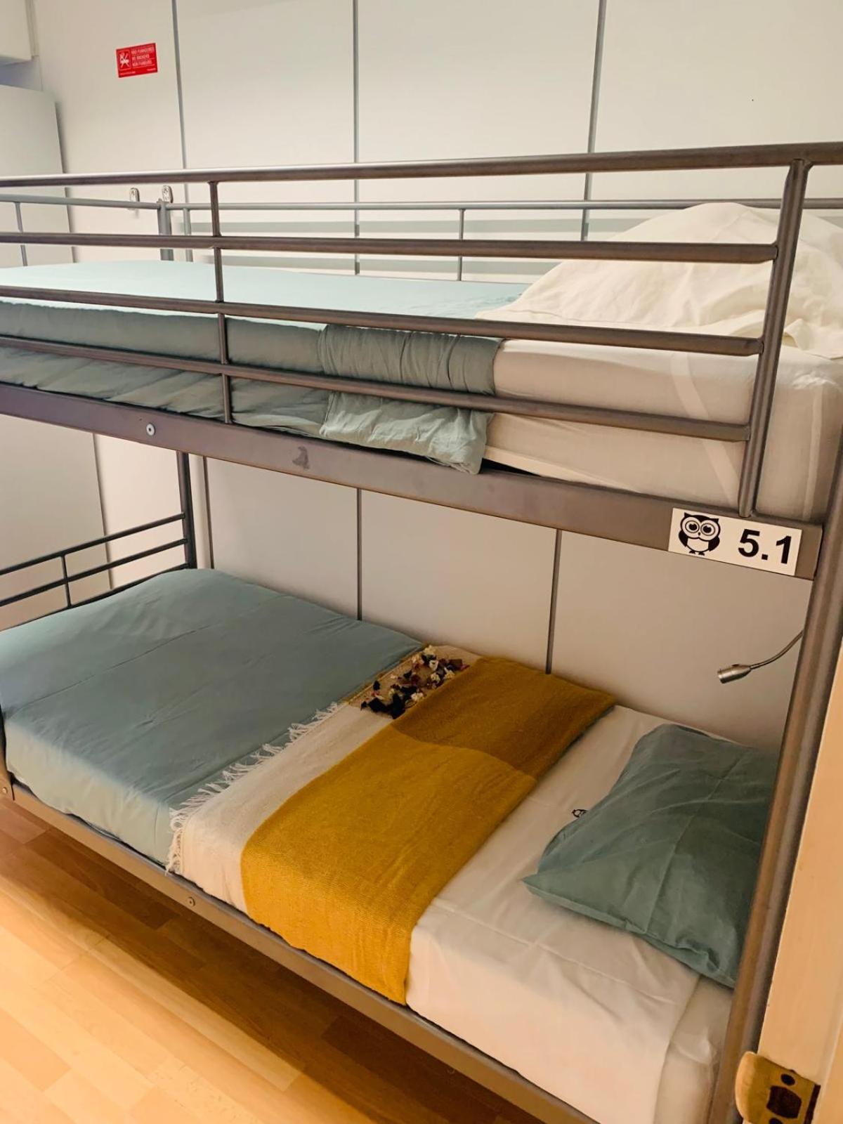 Corujinha Hostel Лиссабон Экстерьер фото
